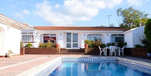 Surf Bay Lodge - Dog Friendly Accommodation in Appledore, Devon