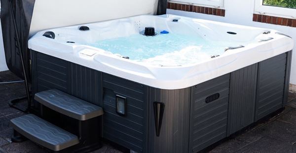 Surf Bay Lodge - Dog Friendly Accommodation in Appledore, Devon