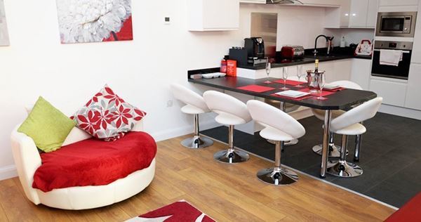 Surf Bay Lodge - Dog Friendly Accommodation in Appledore, Devon
