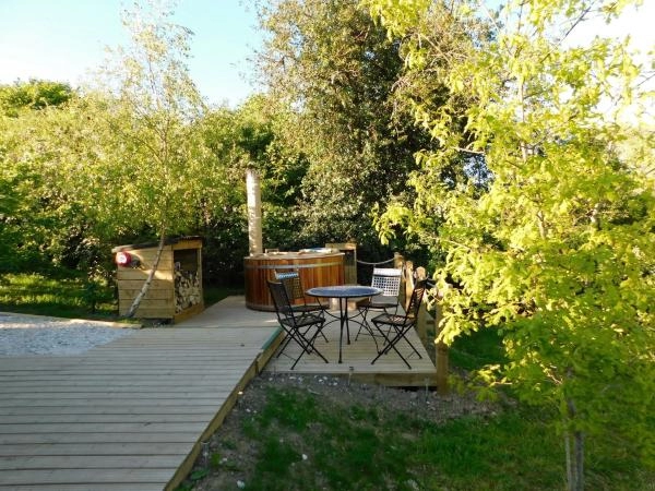 Upper Hurst Farm Caravans Camping & Glamping
