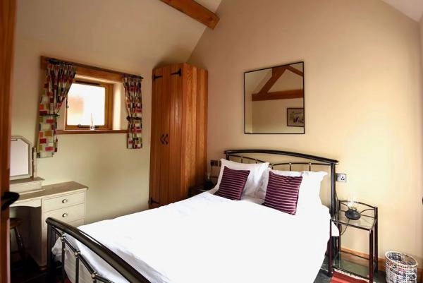 Upper Hurst Farm Caravans Camping & Glamping