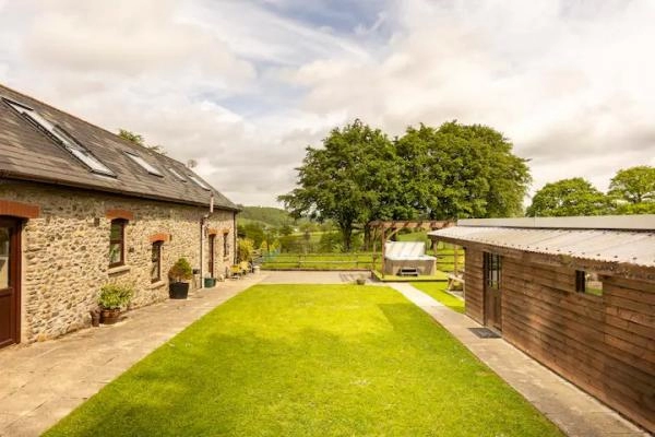 Rhos Barn