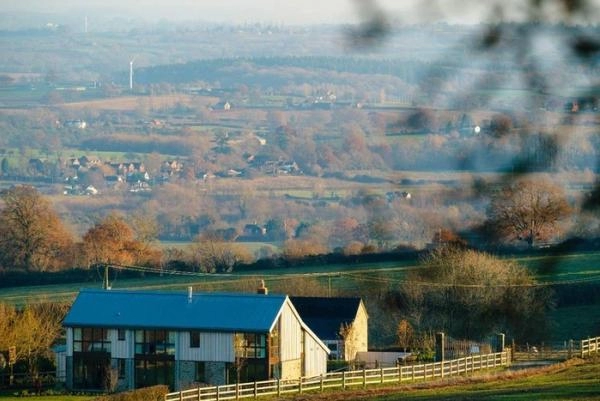 Hill View House