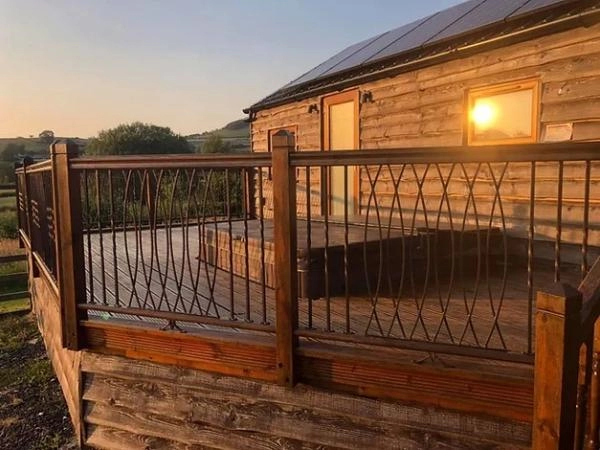 Spring Rock Leisure - Lovers Lodge