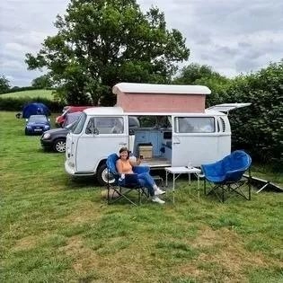 Tucker’s Grave Inn & Campsite