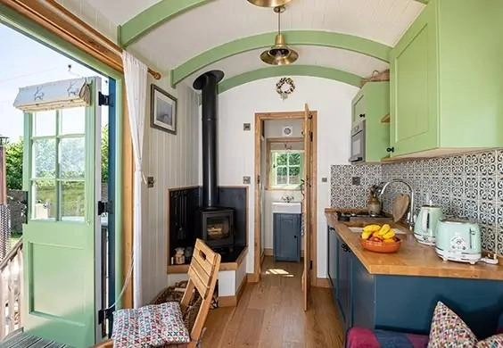 Collie Shepherd Huts