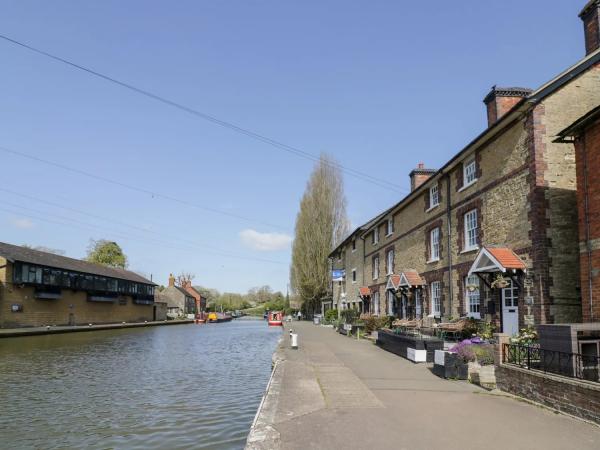 Stoke Bruerne Cottages