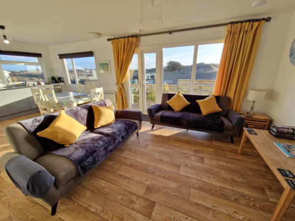 3 The Dunes