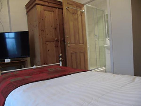 Llanwrtyd Hall B&B and Angelis Holistic Retreat