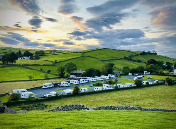 The Ashes Caravan Park (Adults only)
