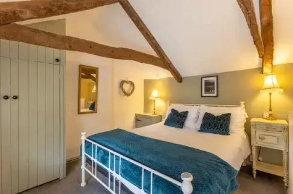 Country Cottages Online